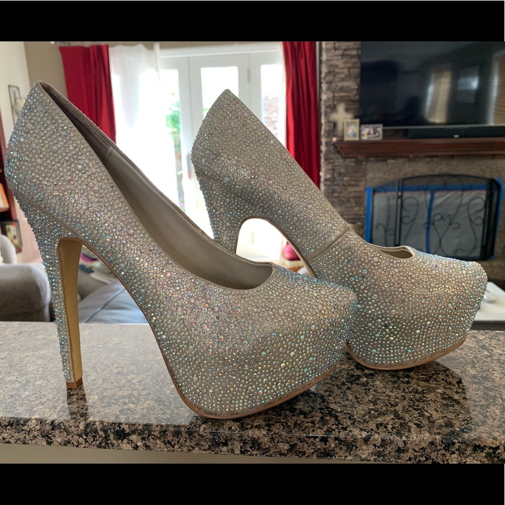 Steve Madden Diva Rhinestone Platform Heel Sz 10